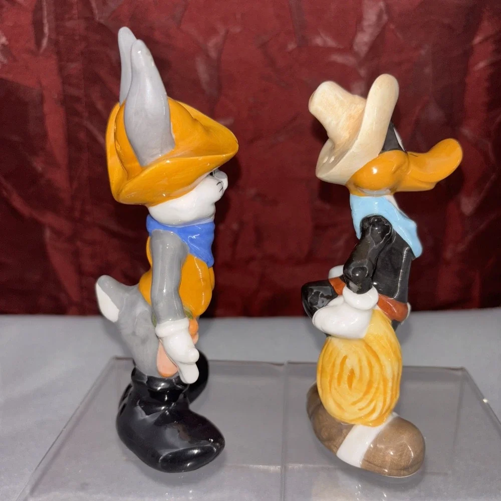 Vintage 1993 Cowboy Daffy Duck And Bugs Bunny‎ Looney Tunes Salt And Pepper Set